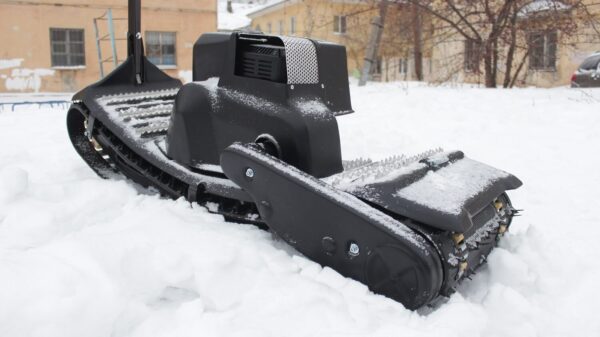 Motosnowboard_electric snowboard_moto snowboard_power snowboard_mattracks_power board_black daimond_3