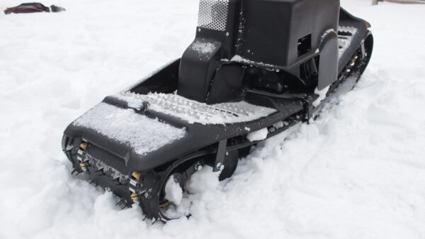 Motosnowboard_electric snowboard_moto snowboard_power snowboard_mattracks_power board_black daimond_5