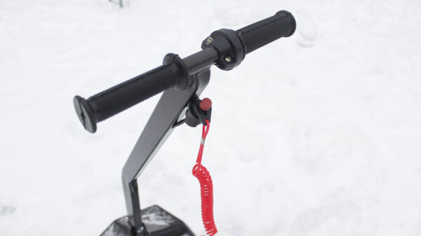 Motosnowboard_electric snowboard_moto snowboard_power snowboard_mattracks_power board_black daimond_8