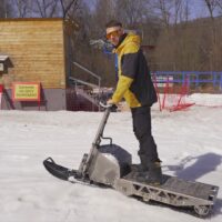 The world’s first standing electric snowmobile_4